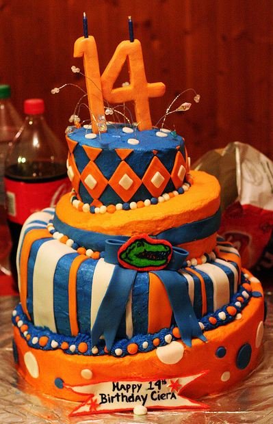 Four+tier+orange+Florida+Gators+theme+birthday+cake+for+14+year+old.JPG